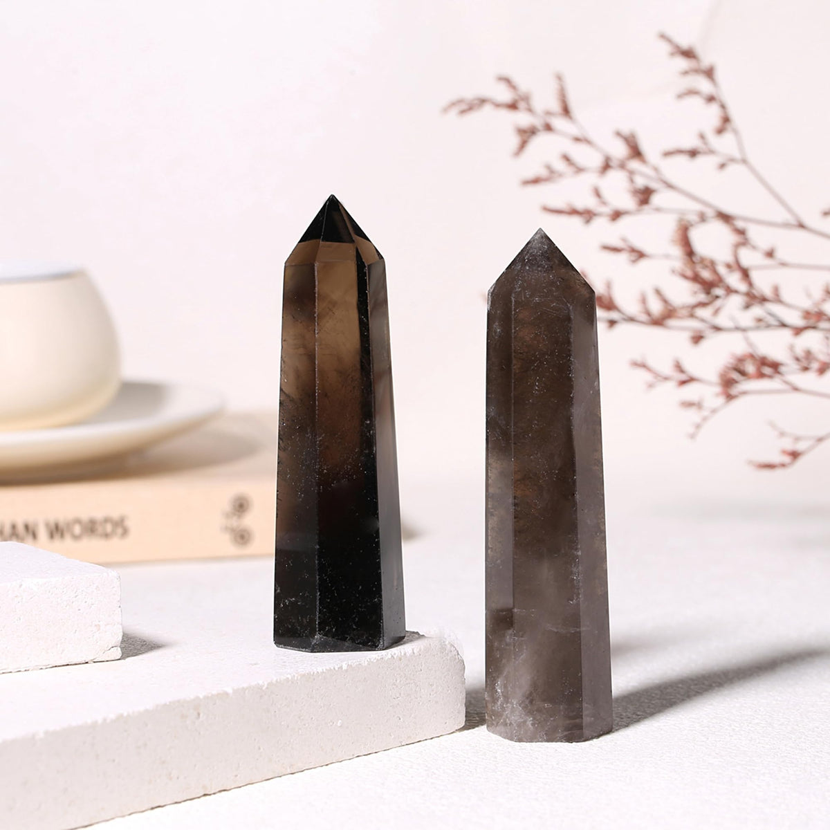 ZHIYUXI 3.7-4" Smoky Quartz Crystal Wand Hexagonal Pointed Healing Crystals Tower Stone 1 Pc Large Crystals Reiki Energy Balancing Meditation Therapy Gemstones Decoration Stones Gifts