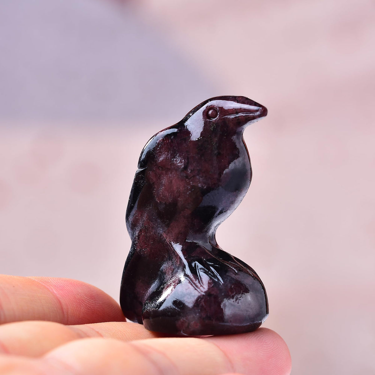 WUYOUSHI Natural Garnet Crystal Raven Statue 2" Healing Crystal Handmade Sculpture Lucky Guardian Pocket Statues Reiki Meditation Office Home Decoration Gift
