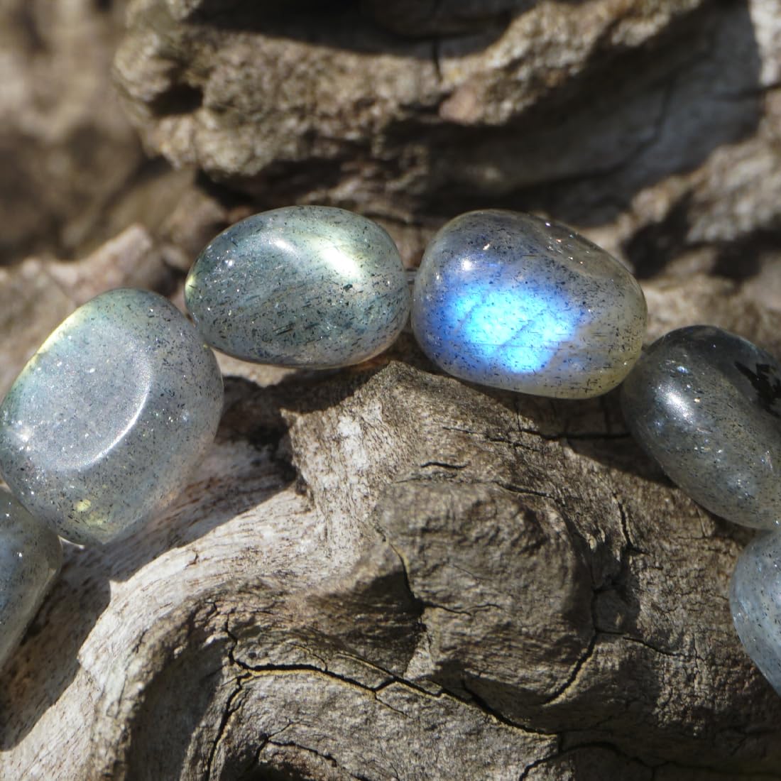 Labradorite Chips Bracelet | Natural Flash Crystal Fragments - Handmade Protection & Magic Energy Third Eye Chakra Gemstones Stacking Jewelry Meditation | Fits for 6-7 inch Small Wrist
