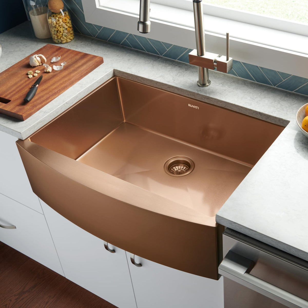 Ruvati Copper Tone 33-inch Apron-Front Farmhouse Kitchen Sink - Matte Bronze Stainless Steel Single Bowl - RVH9733CP