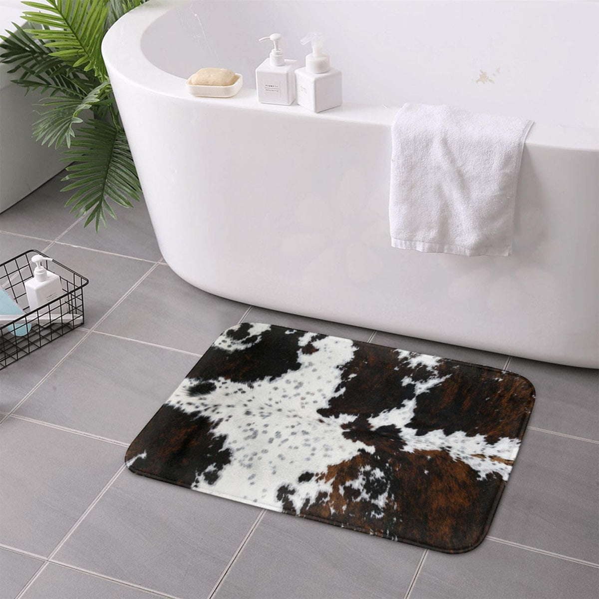 Western Cowhide Cow Print Bath Mats 15.7x23.6 Inch for Bathroom, Soft Absorbent Cow Bath Rug Non-Slip Floor Rug Carpets for Kitchen Bathroom Laundry Bedroom Living Room Decoration
