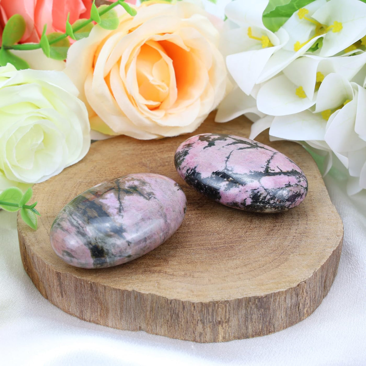 MAIBAOTA 2.4" Large Rhodonite Crystal Stone Polished Palm Stone Healing Crystals 0.7" Thick Natural Reiki Gemstone Worry Stone Energy Balancing Anxiety Stress Relief Meditation 1 Pc