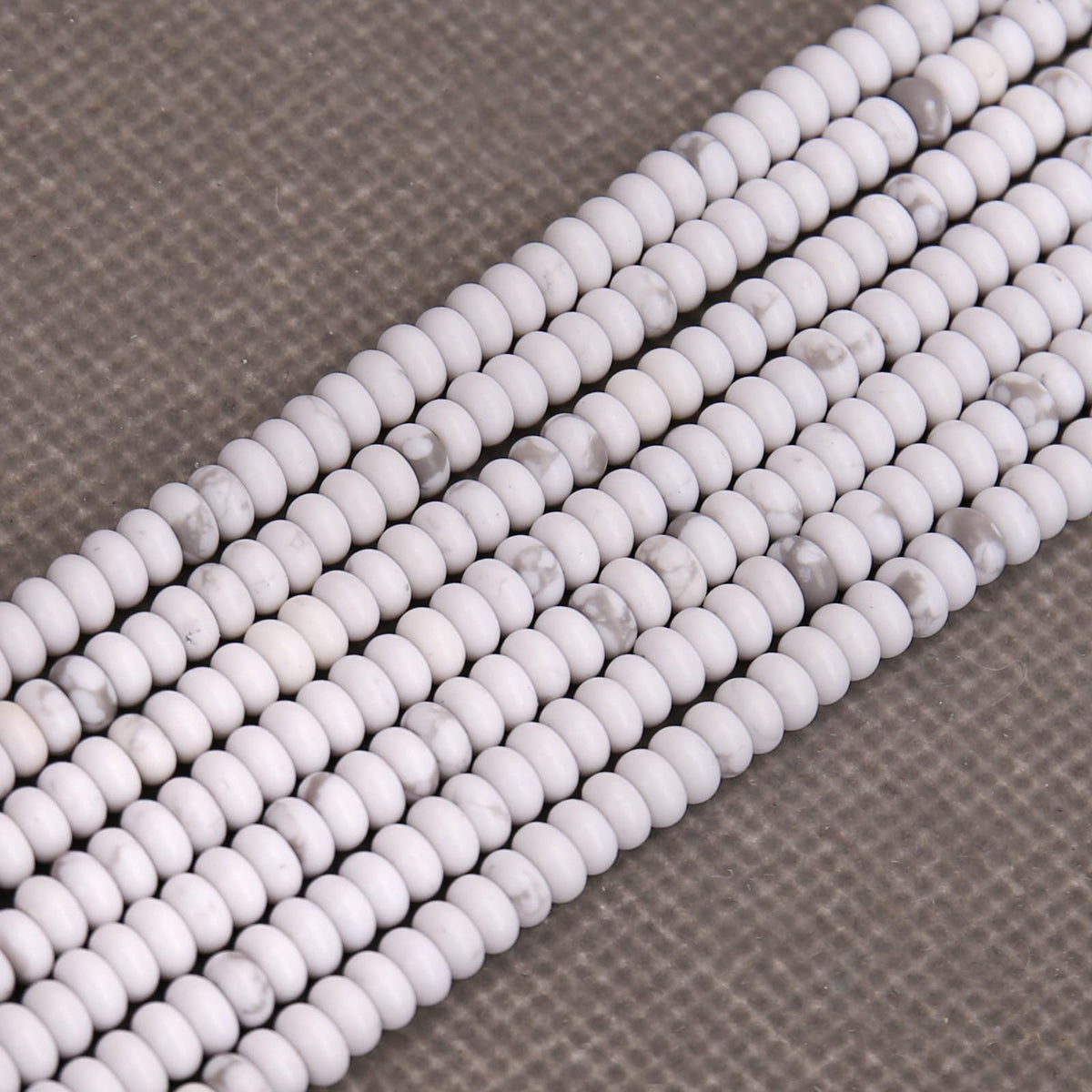 BONNY BOXX 1 Strand (150PCs) Natural 2 * 4mm Howlite Rondelle Beads, Natural Abacus Disk Stone Beads Loose Spacer Gemstone for DIY Bracelet Necklace Jewelry Making