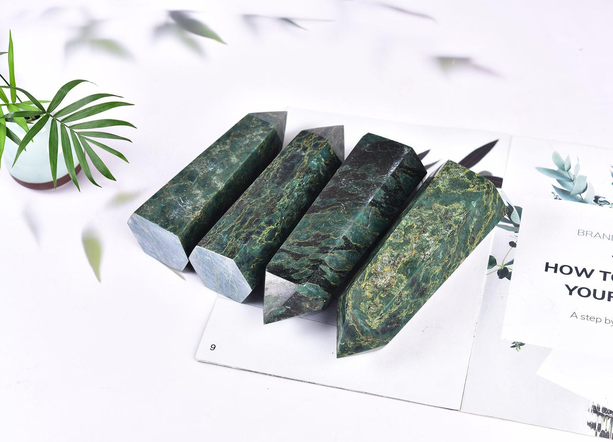 AMOYSTONE Natural Stone Tower Large Emerald Stone Rock Healing Crystal Wand Hexagonal Point Obelisk Irregular 2.5-3 Lbs, Spiritual Meditation, Reiki Chakra Gemstone Home Decor