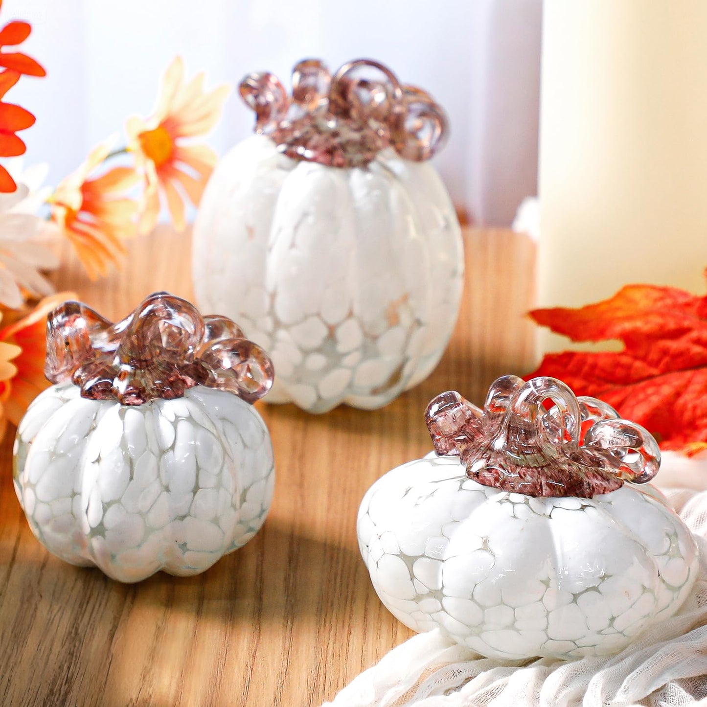 Geelin 3 Pcs Hand Blown Glass Pumpkin Figurine Autumn Crystal Glass Pumpkin Collectible Ornaments for Tabletop Thanksgiving Halloween Fall Harvest Decorations (White)