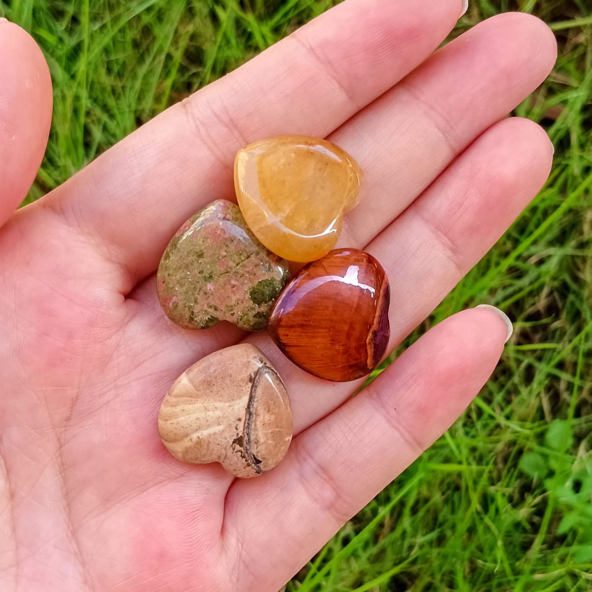 10 PCS Healing Crystals Bulk Natural Stone Heart Shape Amethyst Rose Quartz Tiger Eye Clear Quartz Obsidian Pocket Palm Thumb Gemstone Decor for Garden, Lawn, Flowerpot
