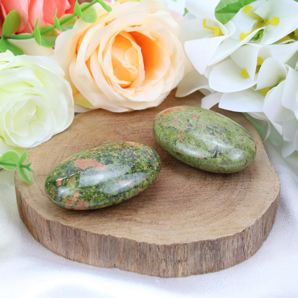 MAIBAOTA 2.4" Large Unakite Crystal Stone Polished Palm Stone Healing Crystals 0.7" Thick Natural Reiki Gemstone Worry Stone Energy Balancing Anxiety Stress Relief Meditation 1 Pc