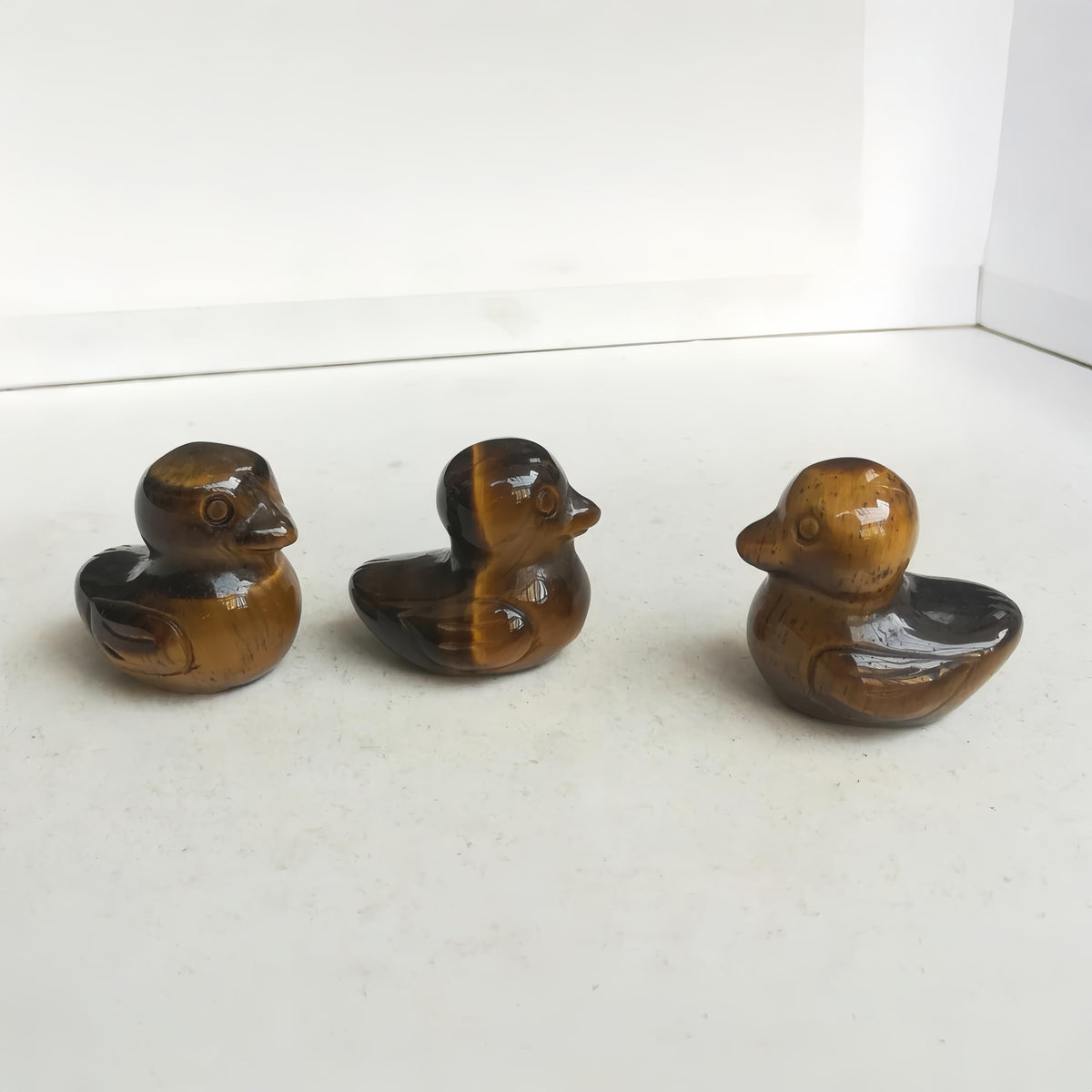 Bacatgem Natural Tiger's Eye Crystal Duck Carving Positive Energy Home Decoration Desk Decor,1.18 Inchs Crystal and Healing Stone Ornament