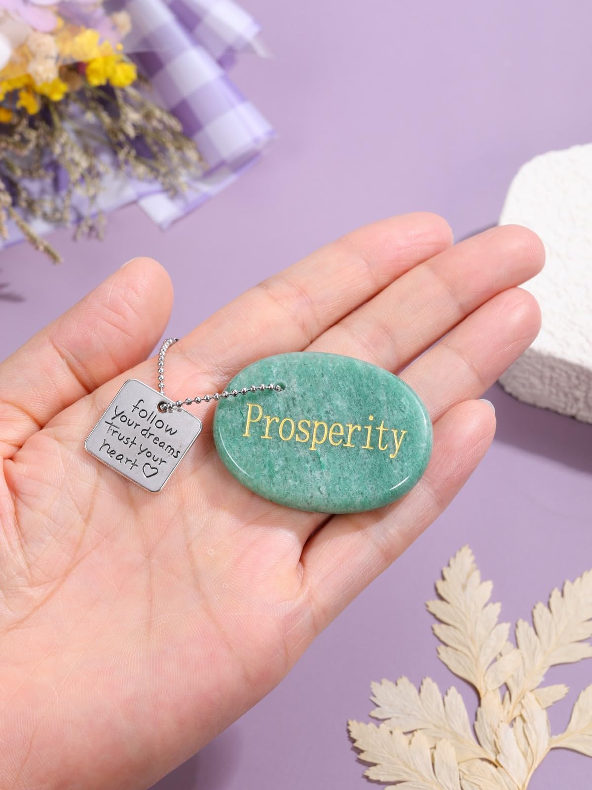 Top Plaza Green Aventurine Crystals Stone for Anxiety Natural Healing Gemstone Keychain Engraved Inspirational Follow Your Dreams Trust Your Heart Pocket Stone Good Luck Meditation Gifts