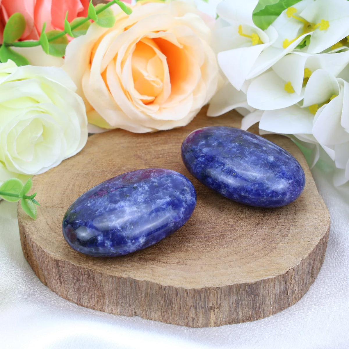MAIBAOTA 2.4" Large Blue Sodalite Crystal Stone Polished Palm Stone Healing Crystals 0.7" Thick Natural Reiki Gemstone Worry Stone Energy Balancing Anxiety Stress Relief Meditation 1 Pc