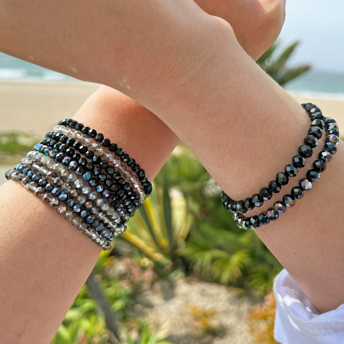 CATCHY & CRAFTY Bracelet Crystal Stretch Stackable Layering Colorful Statement Bracelets Women Glass Beaded Boho Friendship Handmade Bridal Gift (Black Diamond)