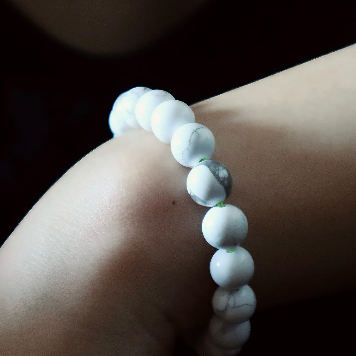 Cryhand Handmade 8mm Beaded Bracelets For Men Protection Bracelet For Women Chakra Feng Shui Stretchy Handmade Lucky Money Stretchy Crystal Bracelets Best Gifts (Howlite)