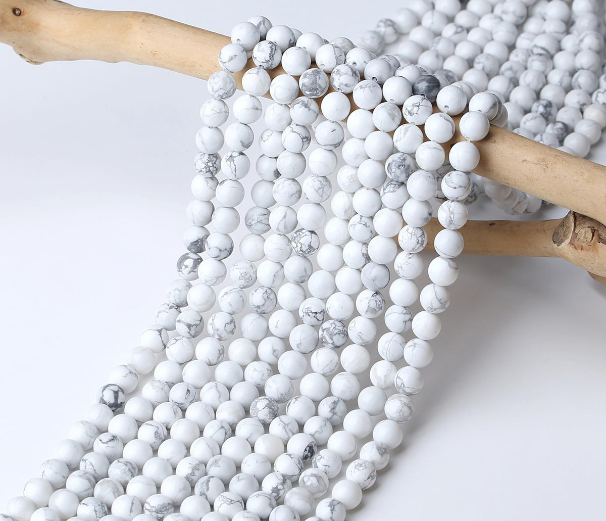 NUKAYAI Natural White Howlite Beads 100Pcs 8mm Crystal Beads Loose DIY Round Stone Bead for Bracelet Necklace Earrings Making