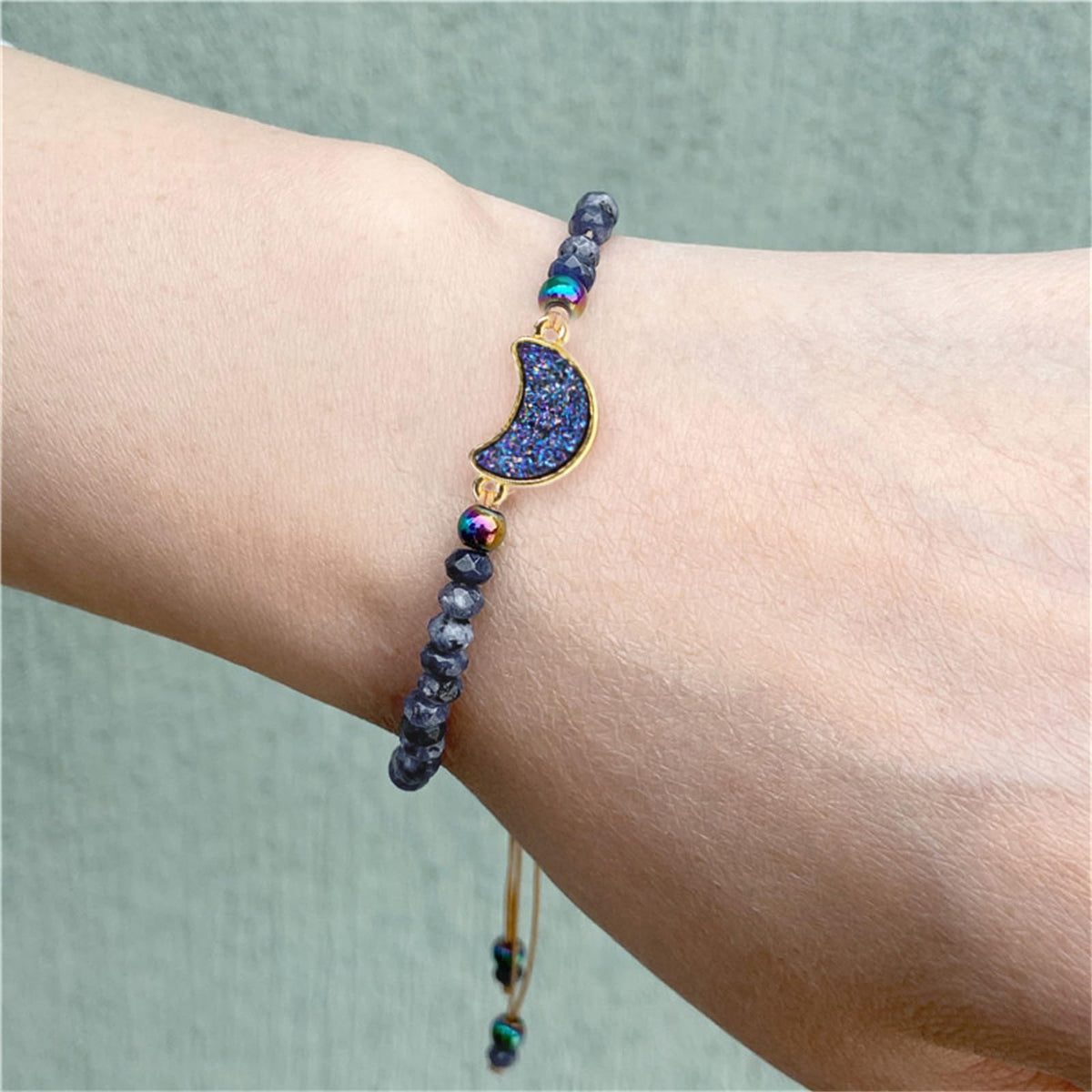 QLYOVWE Natural Healing Crystal Bracelet for Women Men Handmade Chakra Crystal Therapy Jewelry Iridescent Druzy Stone with Turquoise Amethyst Adjustable Surfer String Gift (Moon)