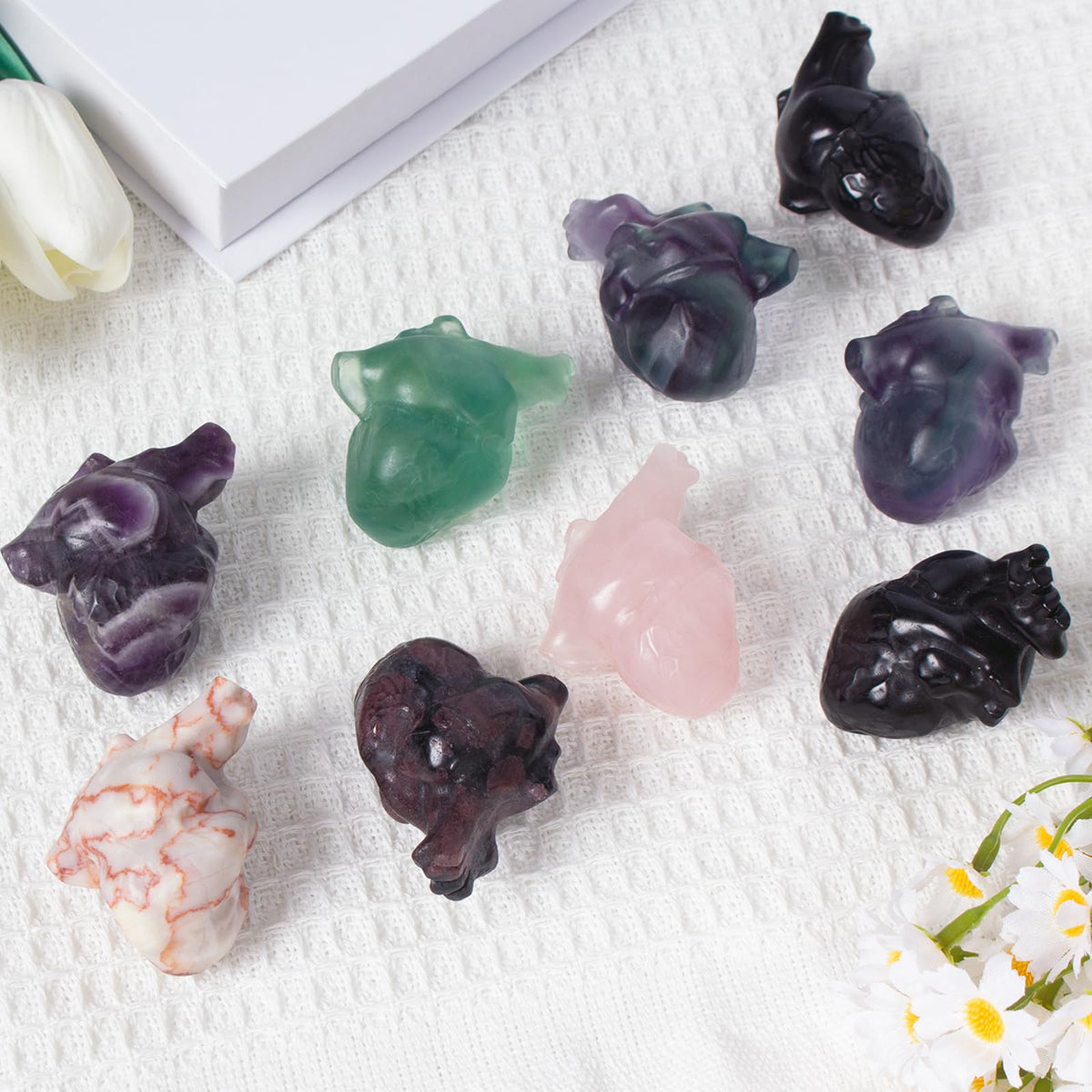 QLRSUXN Amethyst Heart Crystal Figurines, 2.1 Inch Crystal Heart Love Statue for Home Decor, Meditation and Stress Relief, Hand Carved Natural Healing Stone Cardiac Sculpture Spiritual Gift for Women