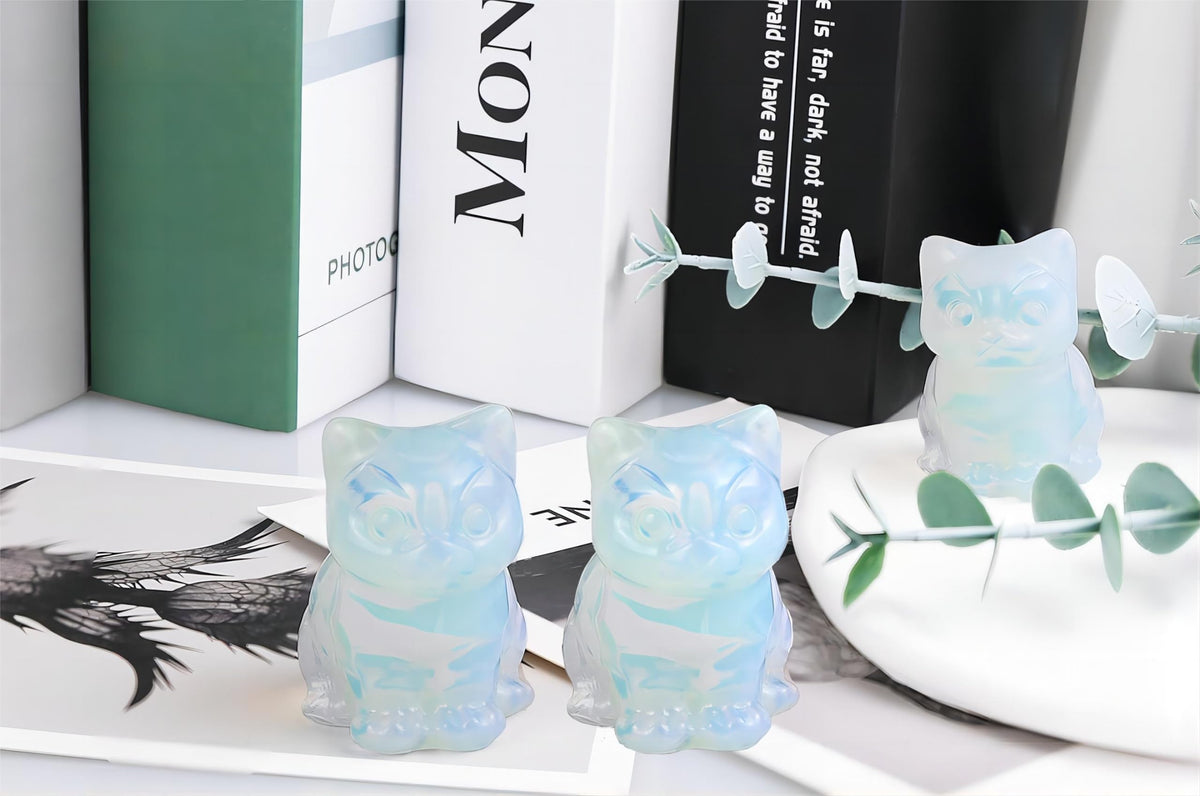 QINJIEJIE Opal Cat Figurines Healing Crystals Statue Healing Stone Cat Gifts Gemstone Office Sculpture Home Desk Decor Polished White Opalite Sitting Pocket Gifts for Lovers Women Stocking Stuffers