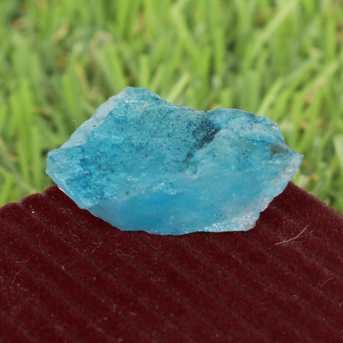 GEMHUB AAA++ Quality Raw Sky Blue Aquamarine Chunk 13.00 Carat Rough Natural Aquamarine Healing Crystal Gemstone Necklace