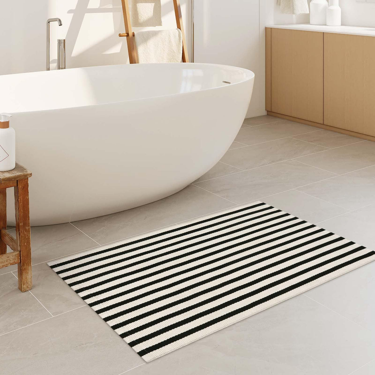 Sungea Black and White Striped Rugs 2.3'x3.6', Washable Hand Woven Front Door Rug, Reversible Outdoor Welcome Mat Foldable Layered Door Mats for Entryway Porch Decor Home Entrance