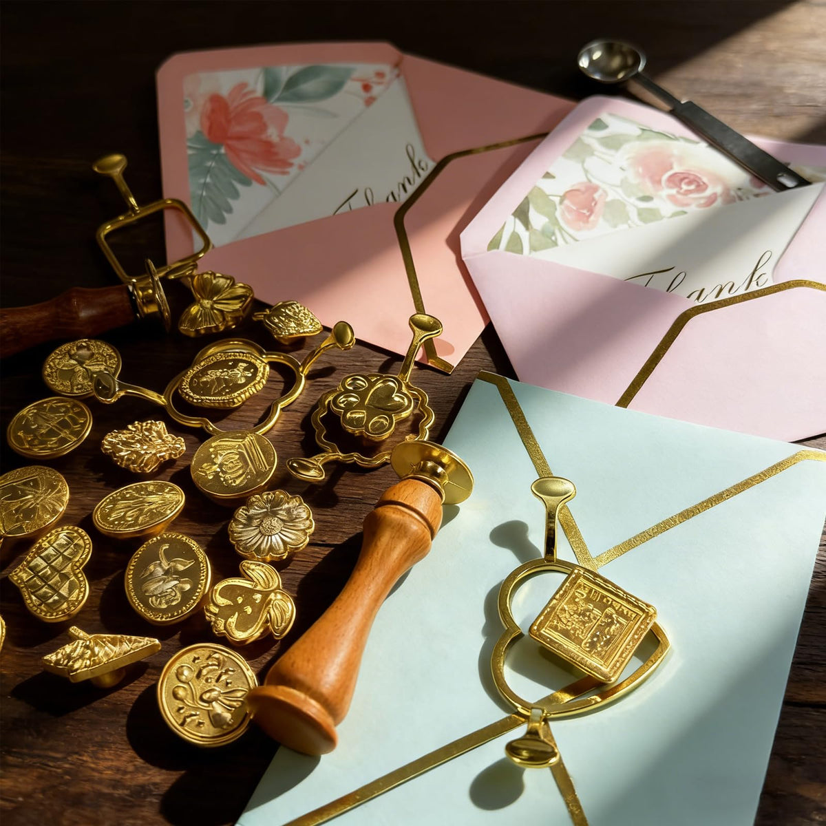 39Pcs Wax Seal Stamp Kit,Vintage Classic Sealing Wax Stamp Heads with Wooden Handle & Metal Wax Seal Molds and Spoon, with Envelope Greeting Card, for Gift Wrapping,Wedding & Party Invitations