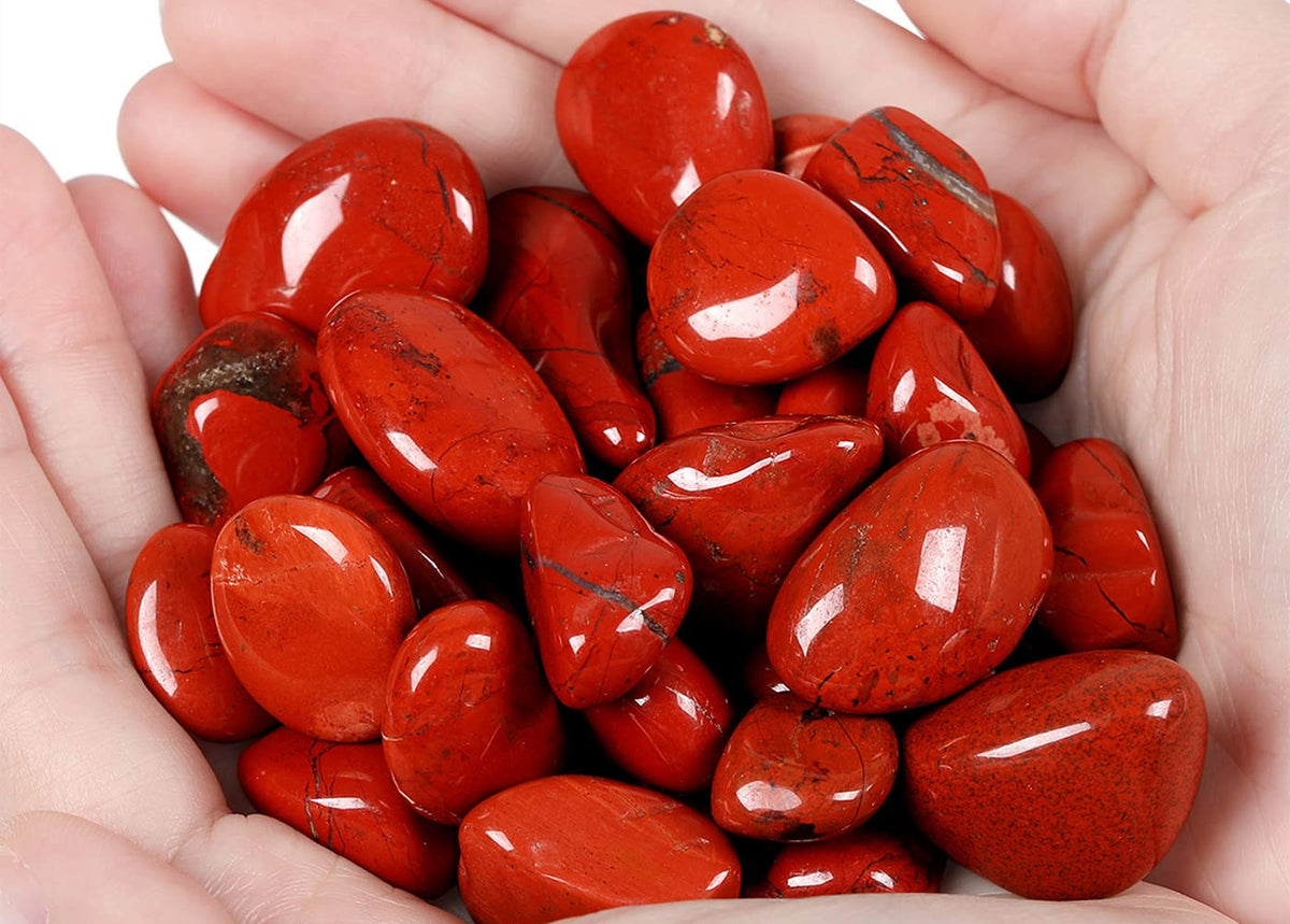 QINJIEJIE 0.9 LBS Red Jasper Polished Stones Tumbled Crystals Bulk Gemstones 0.6-1" Irregular Quartz Stone Rocks Natural Reiki Healing Crystal for Plants Vase Filler Home Decor Meditation Gifts