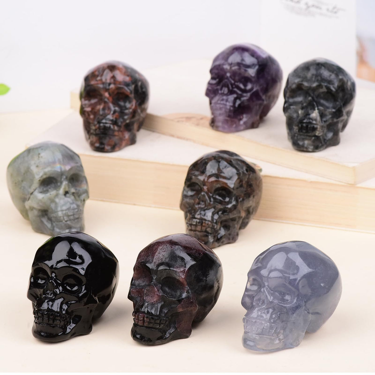 QLRSUXN 2 Inch Black Obsidian Crystal Skulls Decor,Human Skull Sculpture Statues Healing Crystal Decor,Halloween Skull Figurines,Home Office Decoration Christmas Meditation Gifts for Men Women