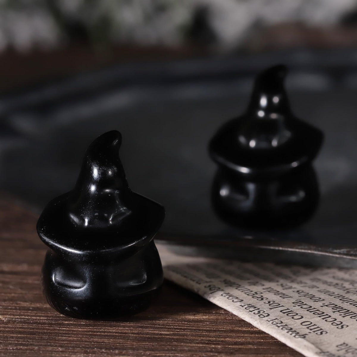 Nupuyai Pack of 2 Carved Ghost Pocket Statue Pumpkin Head Crystal Ghost Sculpture Figurine Halloween Decor for Home Office Tabletop, Black Obsidian