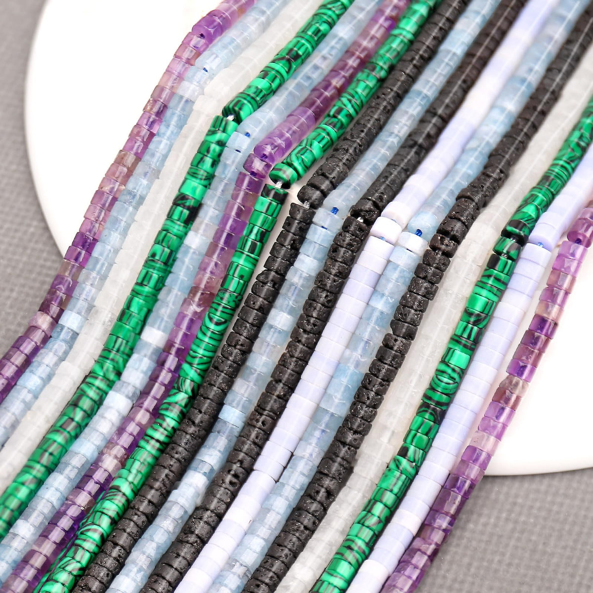 BONNY BOXX 150PCs Natural Malachite Spacer Beads, Loose Semi Precious Flat Round Gemstone Heishi Disc Stone Beads for Beading Jewelry Making 4mm*2mm