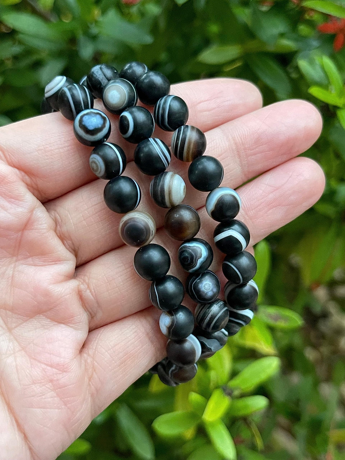 GAF TREASURES Banded Agate Matt Crystal Bead Bracelet 8mm, Genuine Banded Agate Matt Stretch Gemstone Bracelet, Healing Crystal Bracelet, Gift for Men & Women (1)