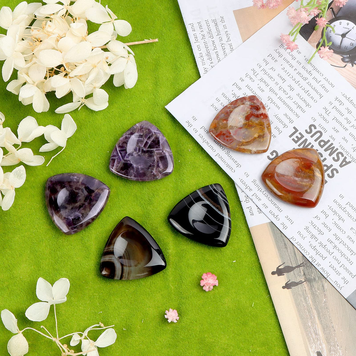 LEADGEM Amethyst Crystal Worry Stone Thumb Stones for Anxiety Relief Healing Amethyst Crystals Triangular Shaped Women Gifts 1.7"