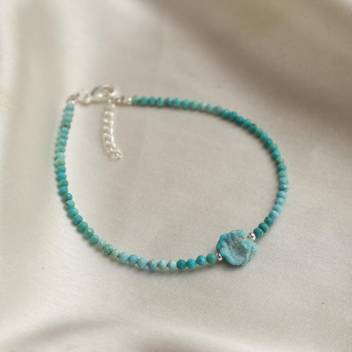 Gempires Real Turquoise Beaded Bracelet with Raw Gemstone Handmade Jewelry December Birthstone Crystal Jewelry Hypoallergenic 8 Inch Silver Plated Dainty Birthday Gifts for Women