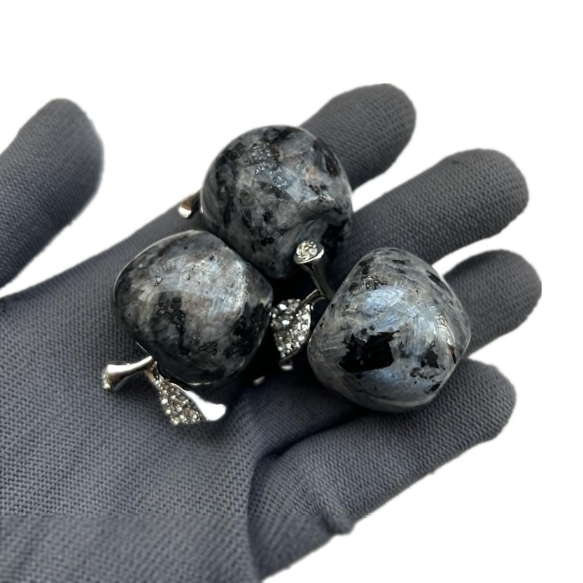 Sunshcat Natural Black Labradorite 1.18 Inchs Apple Crystal and Healing Stone Statues,Room Decoration Christmas Decorations Thanksgiving Gifts Office Gifts Collectibles