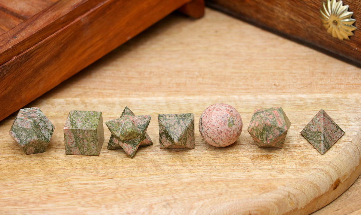 Crocon Unakite 7Pcs Platonic Solids Crystal Geometry Set, Platonic Solids Sacred Geometric Stones for Meditation Reiki Balancing Healing Chakra Stone Cleansing Spiritual Good Luck (15-20 mm)
