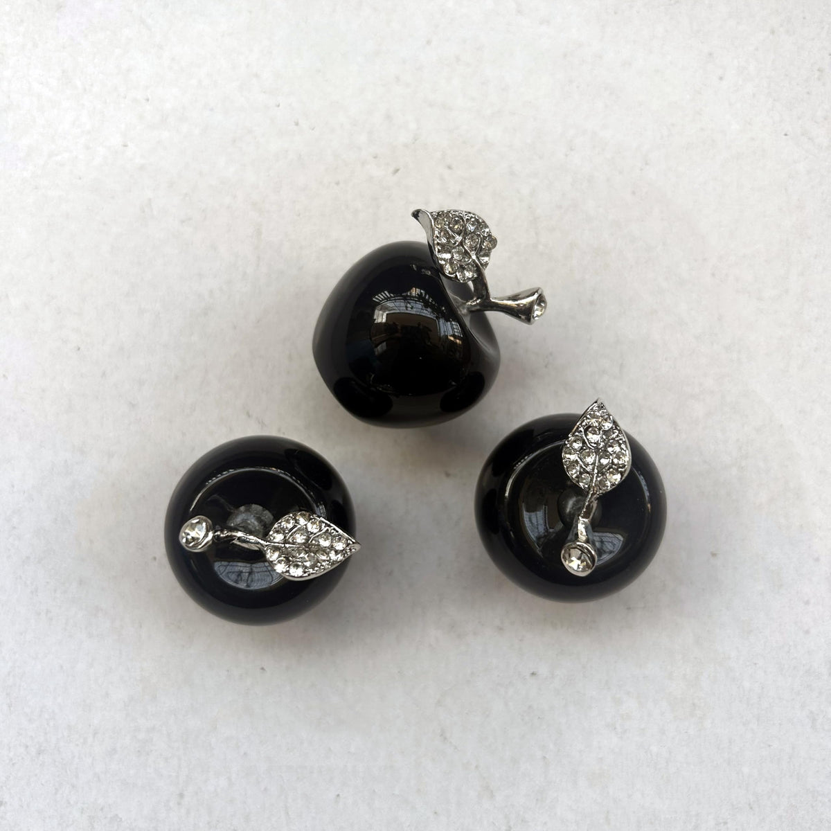 Sunshcat Natural Black Obsidian 1.18 Inchs Apple Crystal and Healing Stone Statues,Room Decoration Christmas Decorations Thanksgiving Gifts Office Gifts Collectibles