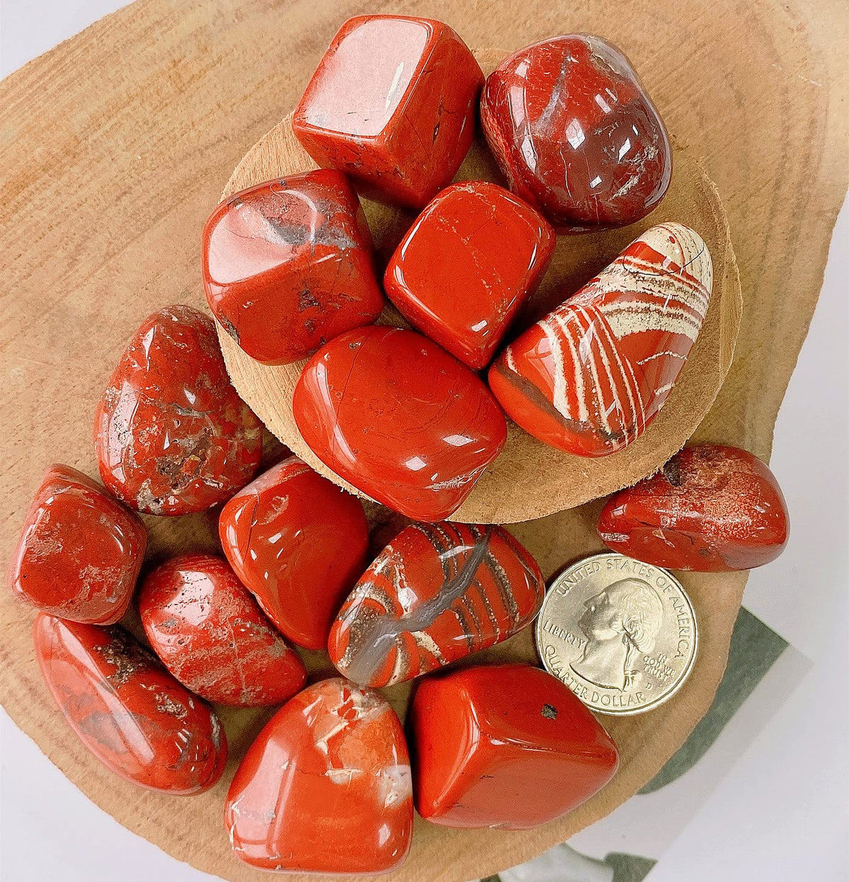 QINJIEJIE 0.9 LBS Red Jasper Polished Stones Tumbled Crystals Bulk Gemstones 0.6-1" Irregular Quartz Stone Rocks Natural Reiki Healing Crystal for Plants Vase Filler Home Decor Meditation Gifts