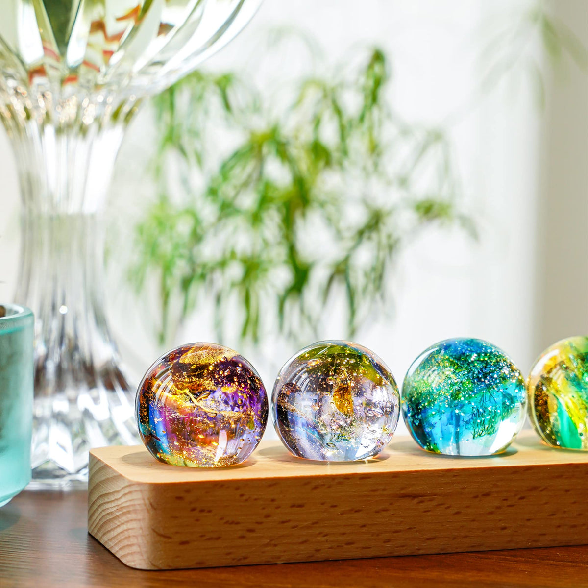 KRISININE 7 Chakra Natural Healing Spheres with LED Wooden Stand 40mm Crystal Quartz Stones for Meditation Positive Energy Night Light Decoration