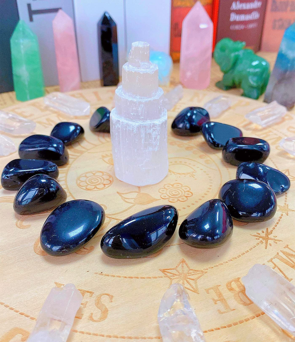 QINJIEJIE Black Obsidian Crystals Polished Stones Bulk 0.6-1" Natural Stone Tumbled Reiki Healing Crystal for Succulents Plants Vase Filler Decoration Bulk 0.45 LBS