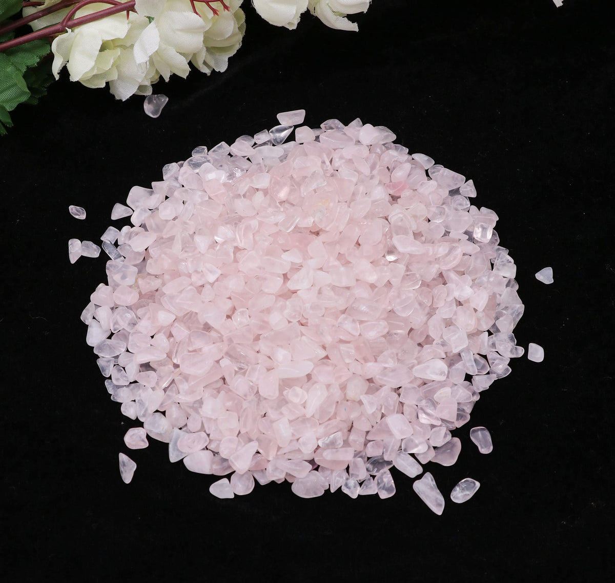 Crocon 1/2 LB Crushed Rose Quartz Chips Bulk Stones 1100+ Carats Natural Quartz Pieces Irregular Shape Gemstones for House Warming Gifts New Home & Chakra Healing Crystals Home Décor Gifts for Women