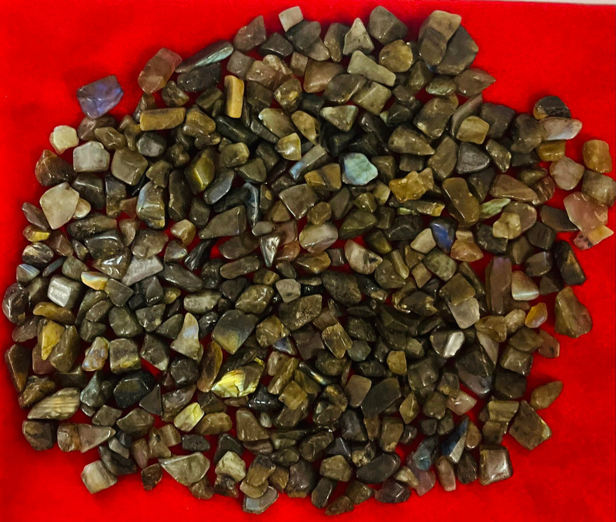 Indian Consigners Natural Crushed Polished Tumbled Gem Stone Chips, Decoration & Healing Crystals (Labradorite)
