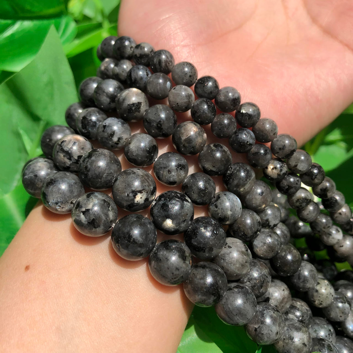 Yochus 45pcs Polish Black Larvikite Beads，8mm Healing Power Natural Stone Smooth Round Loose Gemstone Beads for Jewelry Making Earring Necklace DIY Crafts