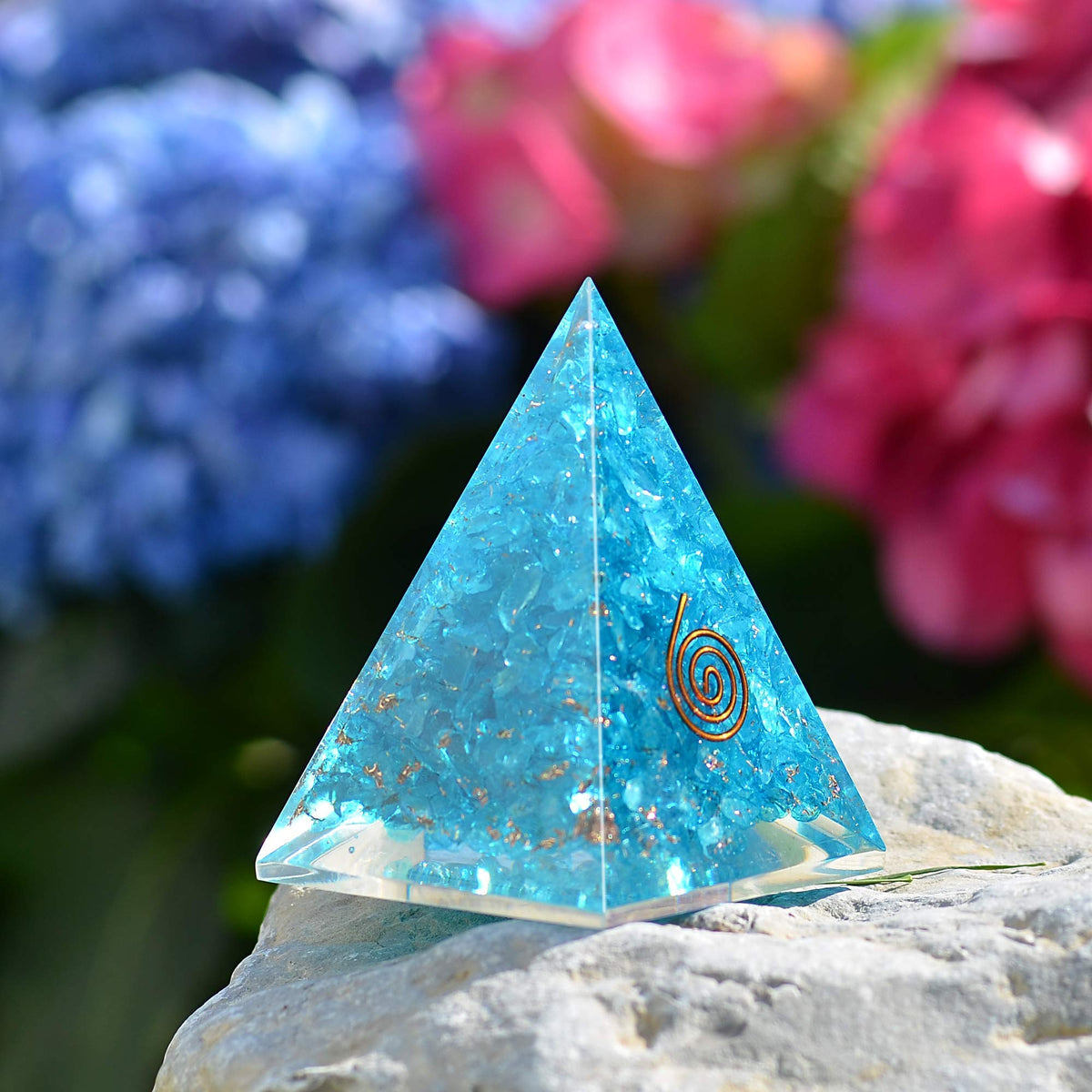 Orgone Pyramid with healing crystal and Stones- Aquamarine Orgone Energy Generator Nubian Pyramid for Spiritual Healing, Meditaion, Reiki Gifts, Office and Home Decor