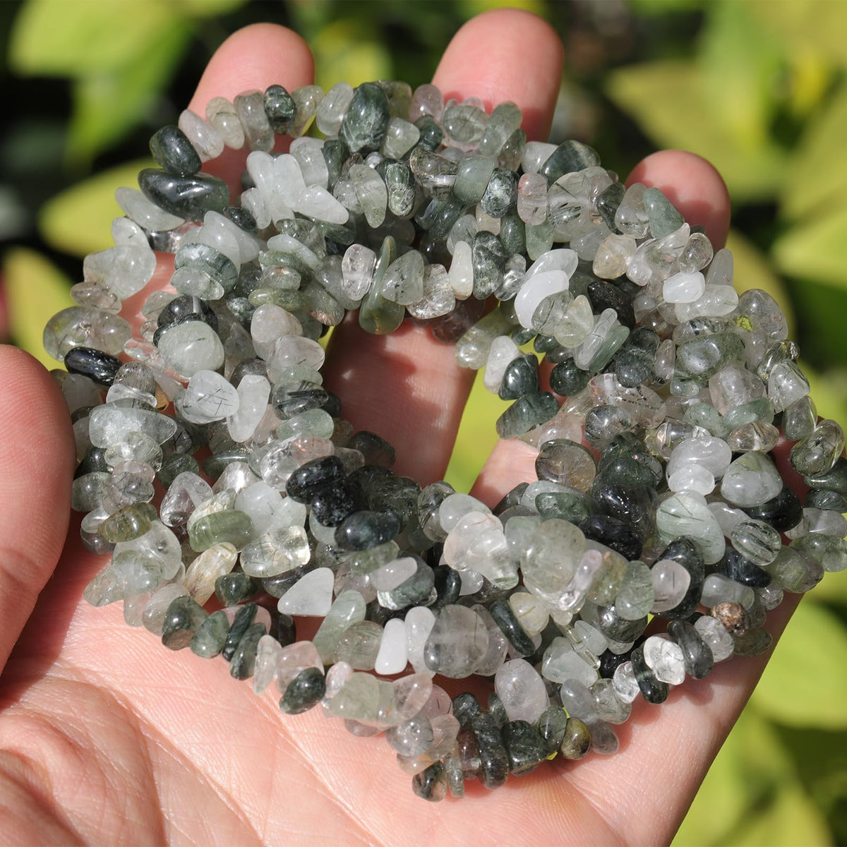 200pcs Natural Irregular Chip Stone Beads 5-8mm Pre-Drilled 30-inch Strand Semi-Precious Healing Crystal Beads for DIY Jewelry Making Bracelet Chakra Crafts Green Rutilated Quartz