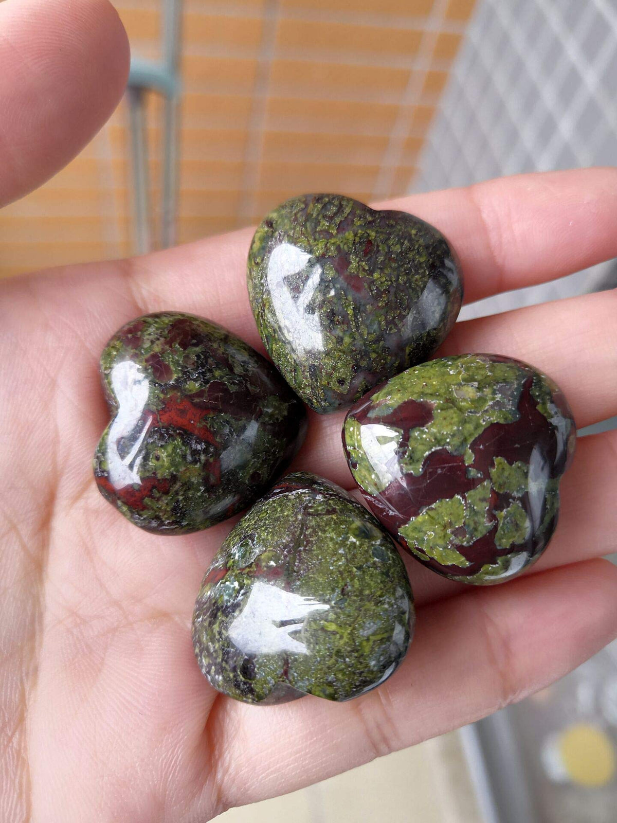 Loveliome 4 Pcs Natural Dragon Bloodstone Love Heart Palm Stone Reiki Balancing Worry Stone(1 Inch)