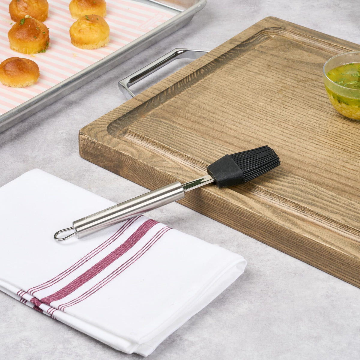 Restaurantware Silicone Basting Pastry Brush - German Standard Heat-Resistant Basting Brush with Stainless Steel Handle, Dishwasher Safe - Egg Wash Brush for Butter, BBQ, Sauce, Baking