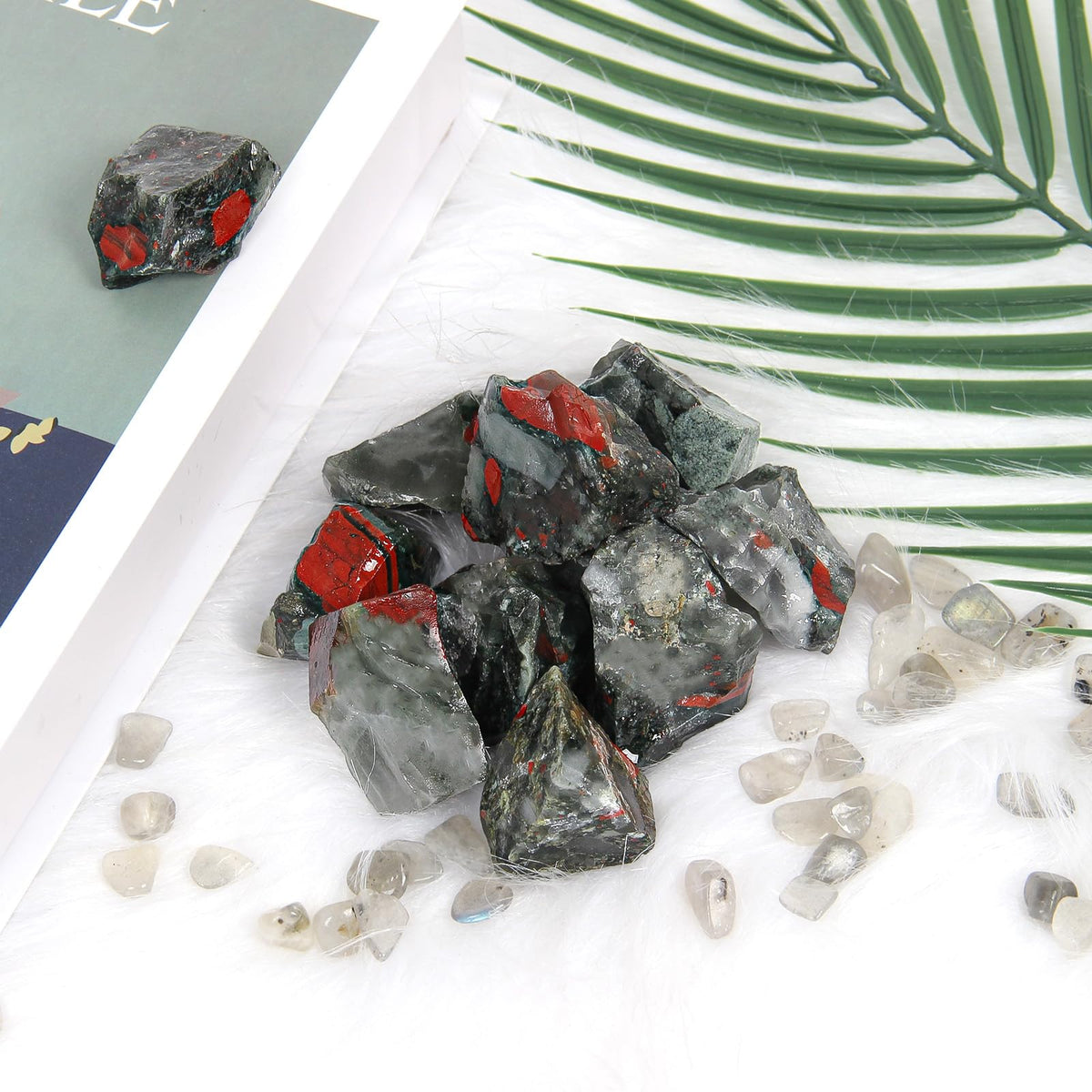 1.1lb Bulk Raw Bloodstone Rough Crystal-Natural Blood Stone Raw Stones Crystal for Tumbling, Cabbing, Fountain Rocks, Decoration,Polishing, Wire Wrapping, Wicca & Reiki Crystal Healing