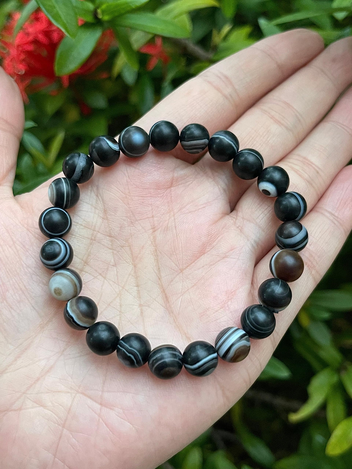 GAF TREASURES Banded Agate Matt Crystal Bead Bracelet 8mm, Genuine Banded Agate Matt Stretch Gemstone Bracelet, Healing Crystal Bracelet, Gift for Men & Women (1)