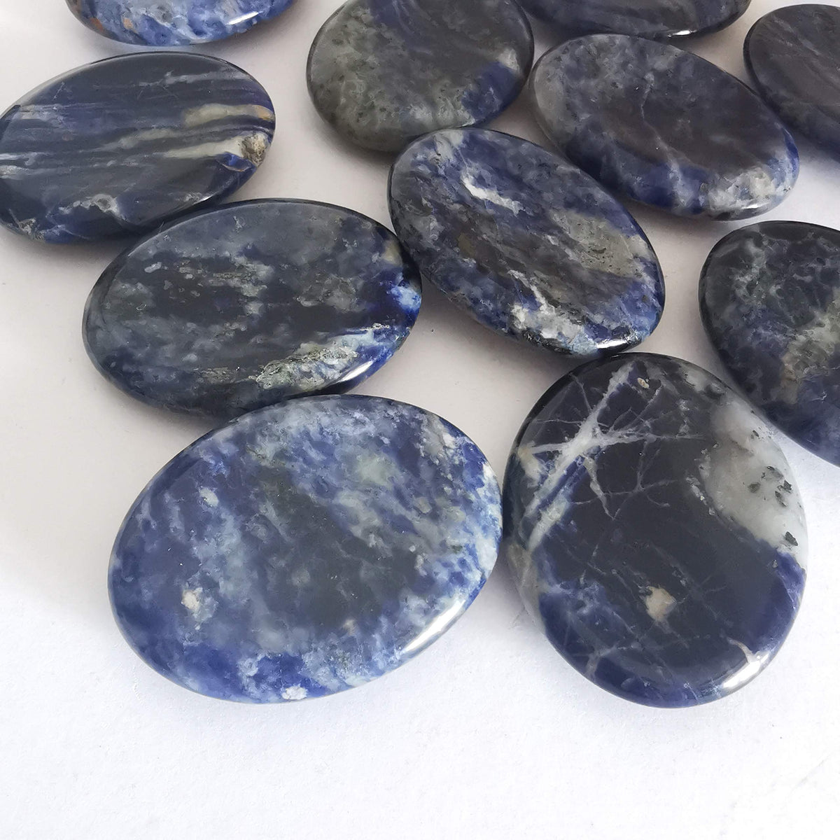 Loveliome Sodalite and Amethyst Thumb Worry Stone, Stress Relax Healing Reiki Crystal Pocket Palm Stones,Pack of 2