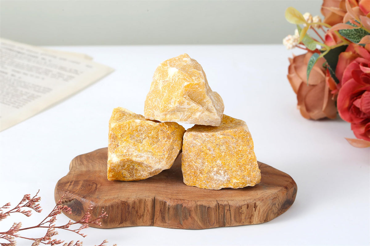 YATOJUZI Yellow Aventurine 1.8-2.2" Natural Raw Stones and Healing Crystals Large Stone Rough Crystal Rocks for Tumbling Cabbing Polishing Fountain Rocks Decoration 1PCS