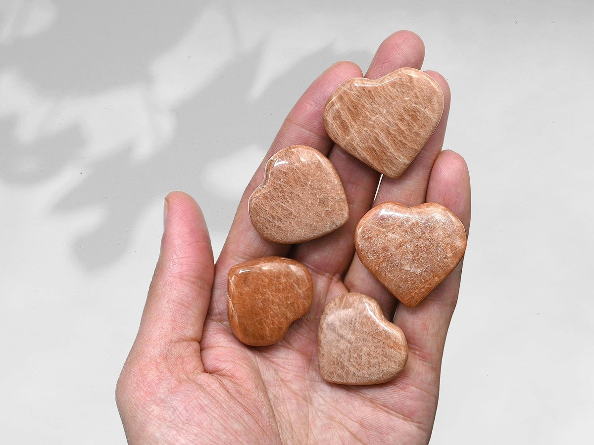 Amazing Gemstone Peach Moonstone Stone Heart - Pack of 2 Crystal Heart Stones Rocks - Corazones De Piedra Crystals and Healing Stones Heart Shaped Crystal - Stocking Stuffers Gifts