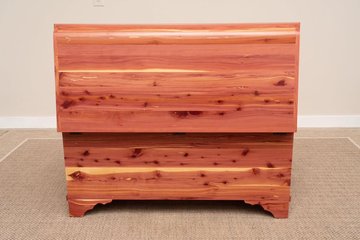 Rustic Red Door Co. Cedar Hope Chest with Waterfall Top and Tray, Amish Made Wooden Storage Trunk Box for Bedroom, Blanket, Clothes, Anti-Slam Hinges and Lock, Cedar Wood, Natural Stain, 36" Long