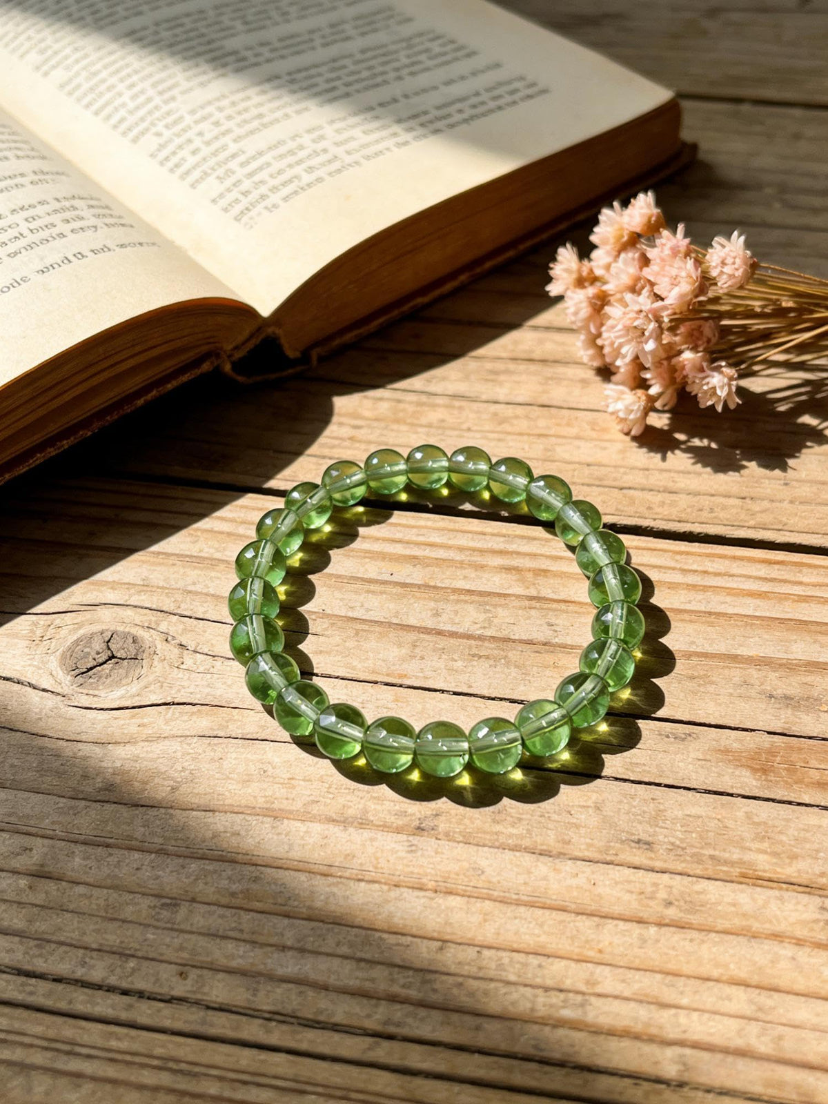 IETWIPNO Stretch Crystal Bracelet for Women,Elastic Beaded Bracelets Set of 1,Multicolor Healing Stone Adjustable Bangle,Gift for Her (8MM Round Green)